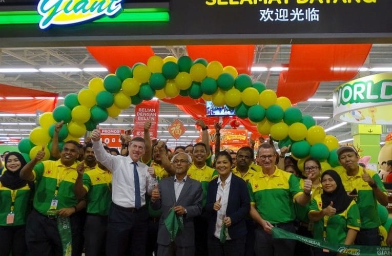 Launch of Giant Falim, Ipoh