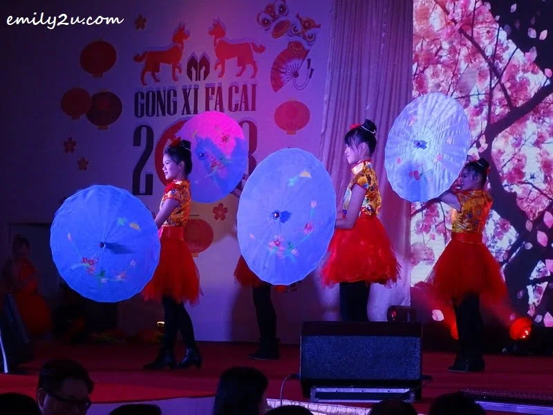 7. umbrella dance
