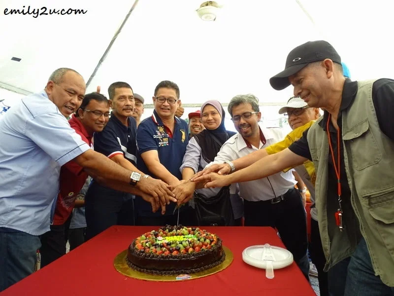 9. it's cake cutting time