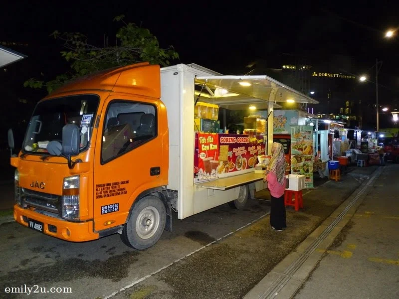 dinner at Putrajaya FoodTrucks Hotspot