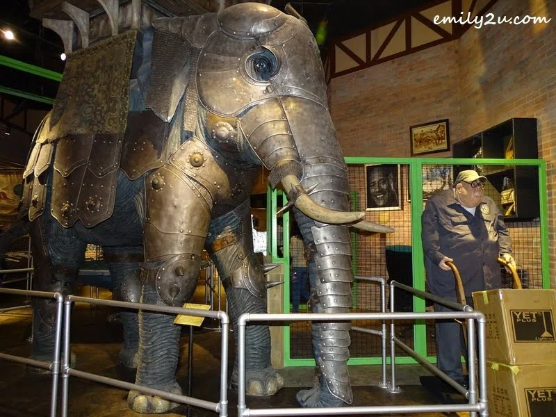 23. elephant