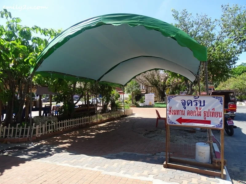 3. this way to the reclining Buddha