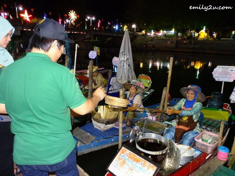 5 Khlong Hae Floating Market