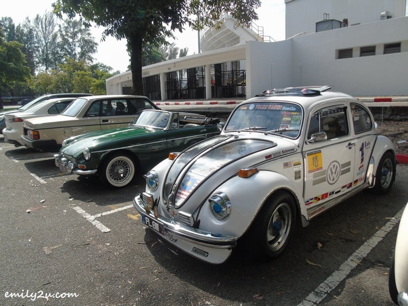 5 classic cars gathering