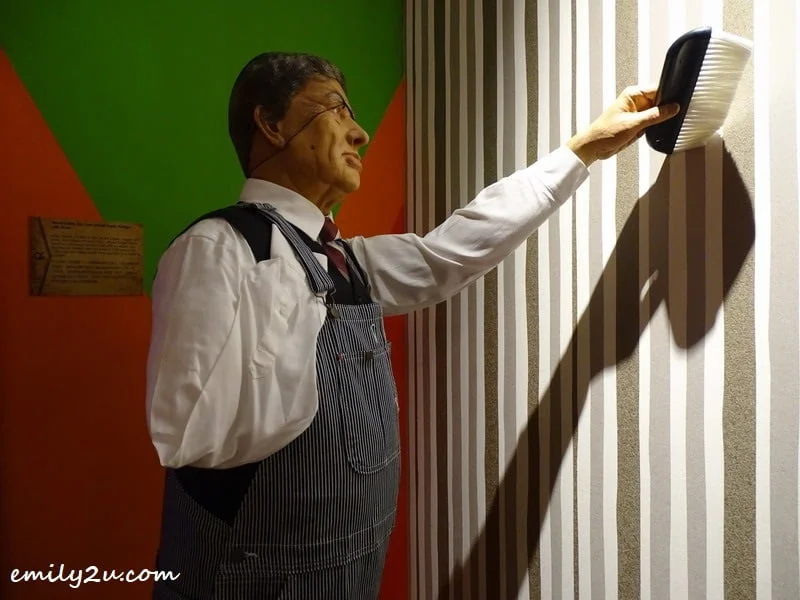 6. Albert Smith - the one-armed paper hanger with hives