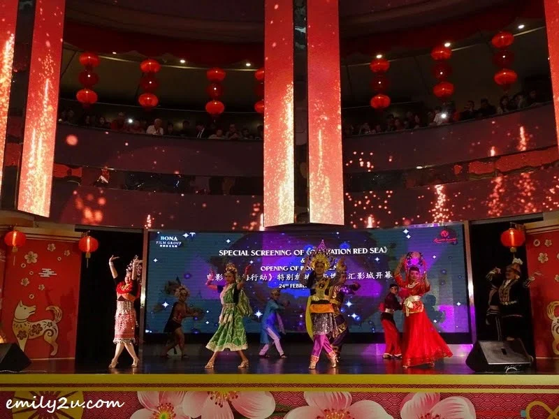 7. multi-cultural dance performance by dancers from Istana Budaya