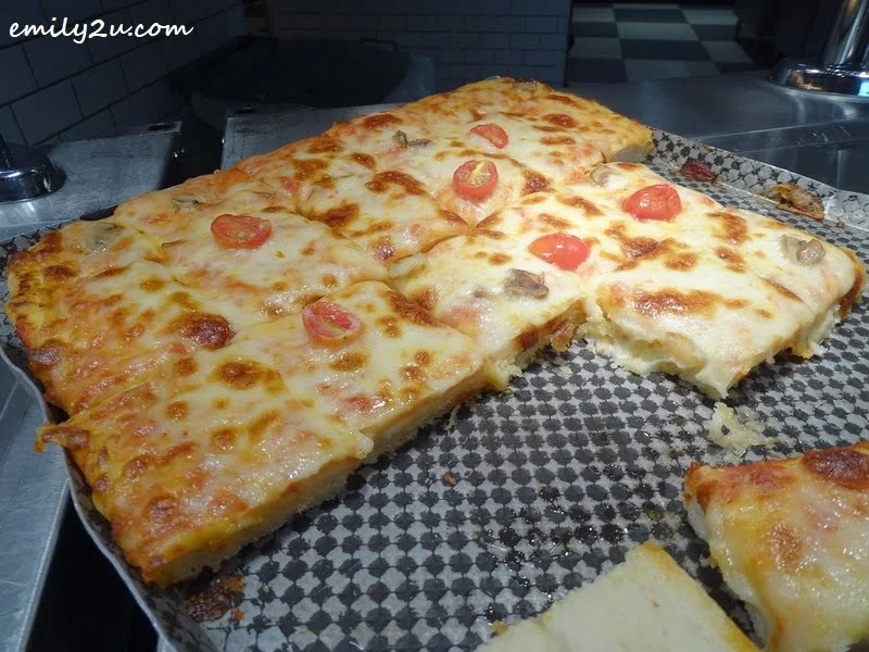 8. vegetarian pizza