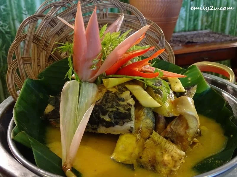 4. Ikan Baung Assam Tempoyak