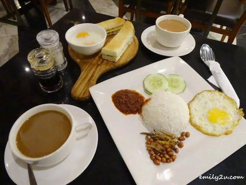  Half-boiled Eggs & Toast with Coffee, along with Nasi Lemak with Tea @ Richdad, SkyAvenue