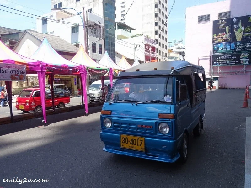 tuk-tuk