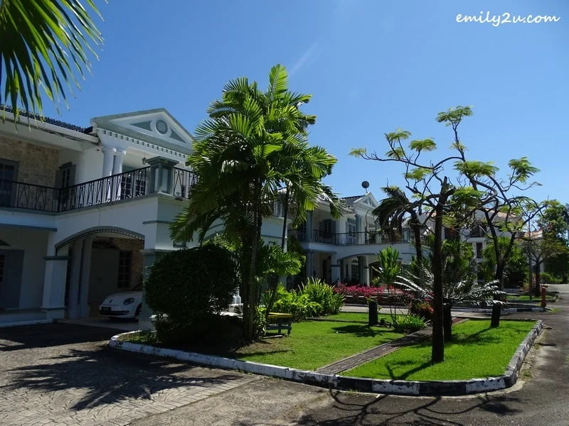 18. Tiara Villas