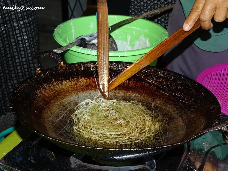 7. leave it to fry till golden in colour