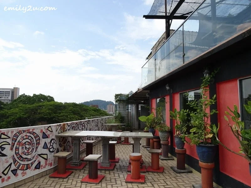 29. al fresco dining area