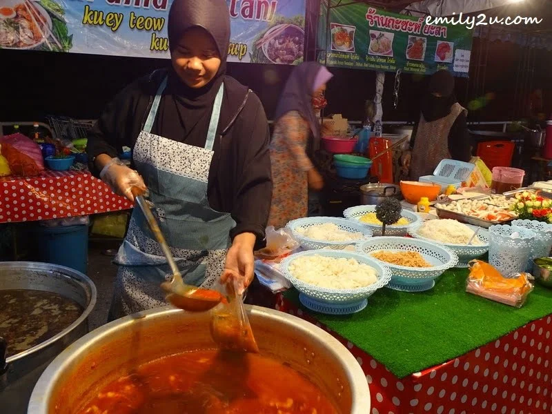 7. another tomyum stall