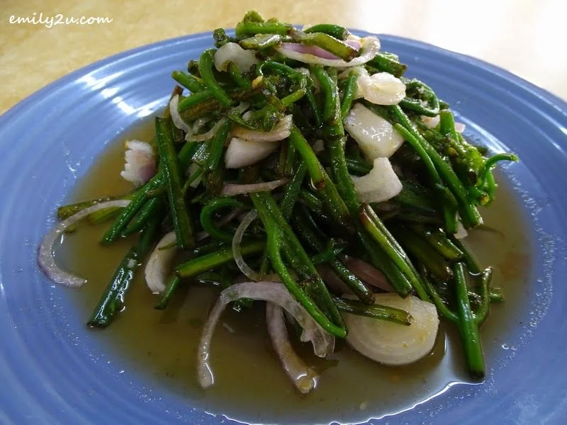 8. Garlic Oil Paku