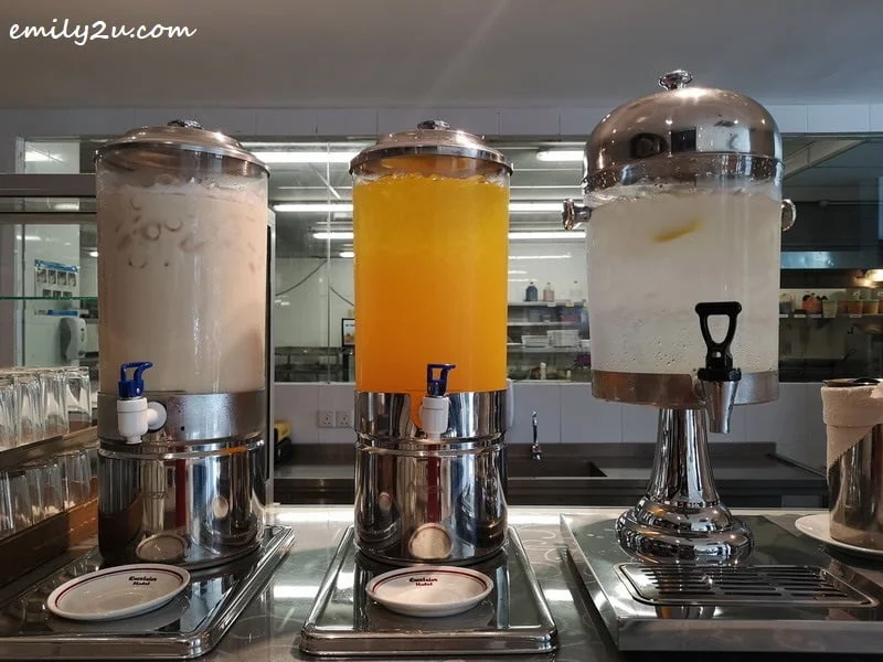 21. cold drinks counter