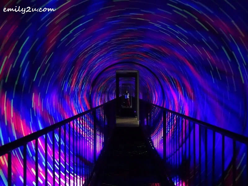  9. Vortex Tunnel