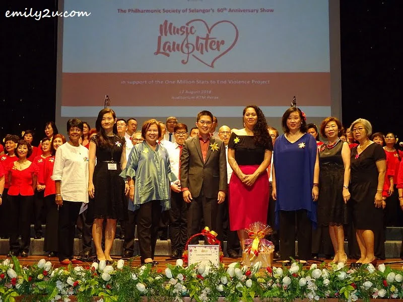 10. group photo with the organising committee