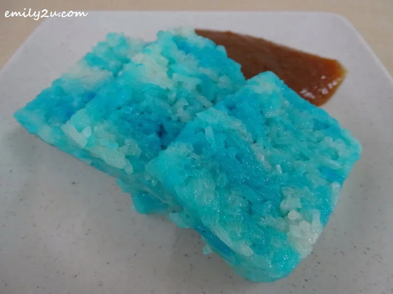 13. kuih pulut tekan with kaya