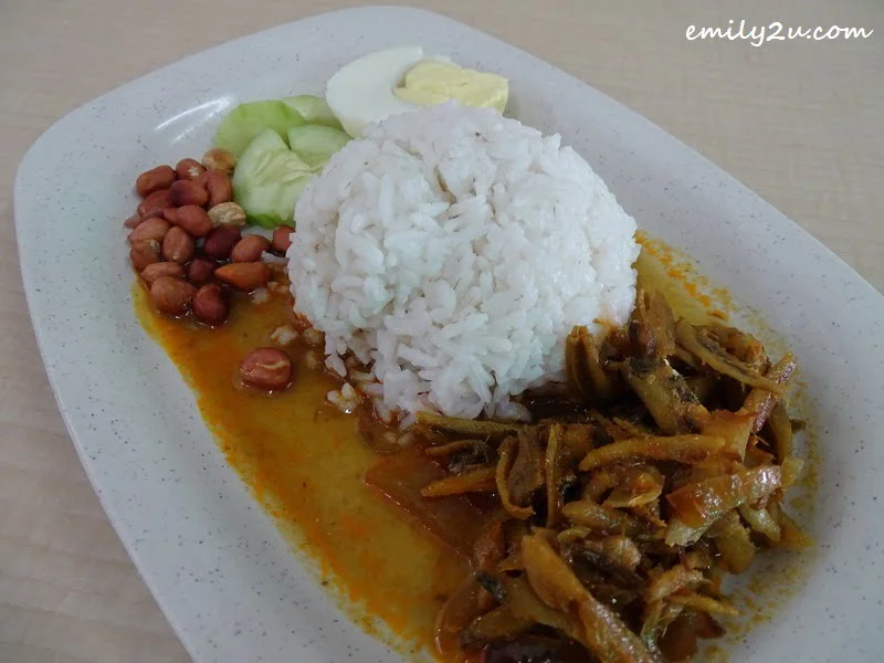  8. nasi lemak