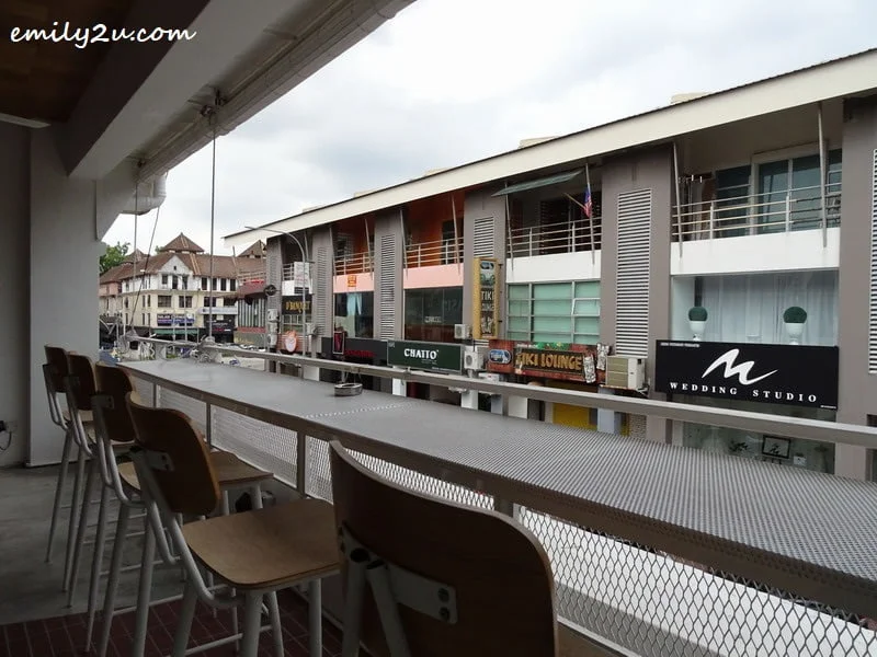 12. café & lounge on the first floor