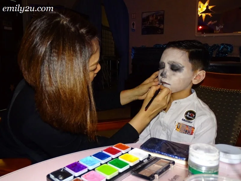 7. complimentary makeup for guests