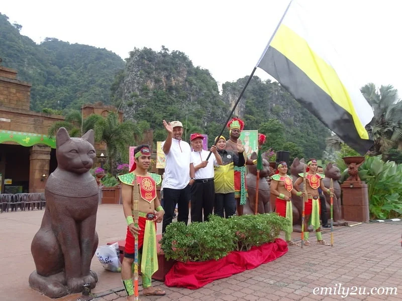 11. flag off