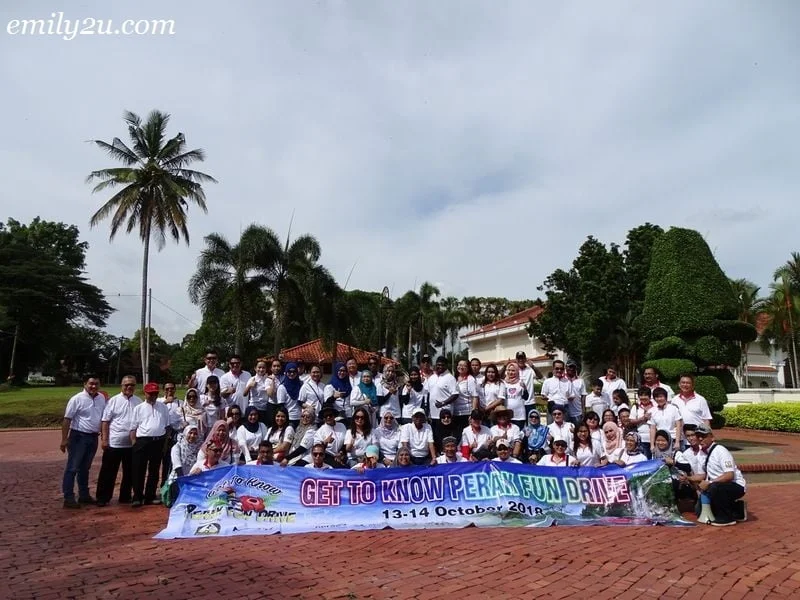 16. photography outside Sultan Azlan Shah Gallery