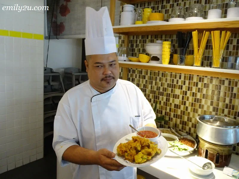  Executive Chef Nizam with a platter of signature cucur udang