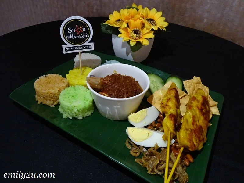 8. 5-Star Premium Seafood Nasi Lemak