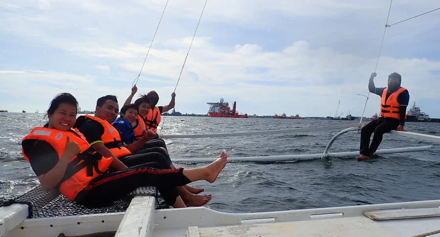my travel mates and I on the perahu larai (photo courtesy of rambleandwander.com)