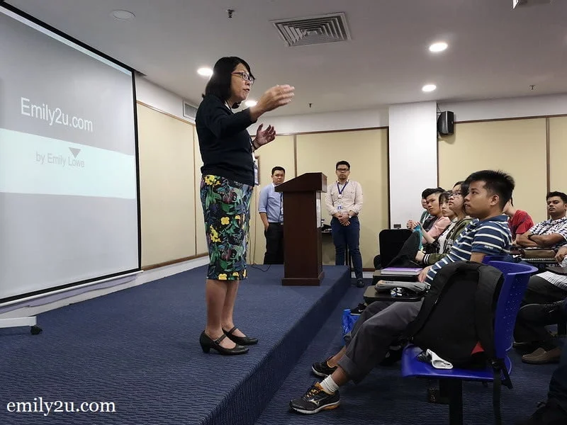  QIUP Deputy Dean Dr Chan Nee Nee introduces me to the class