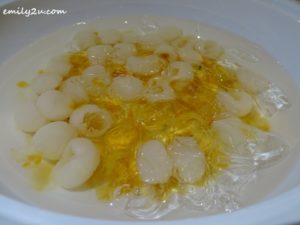 9 Chilled Amber Jelly with Longan Ice