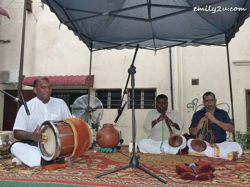 Subain (L) and his friends performing at the launch of Yasmin Museum Festival