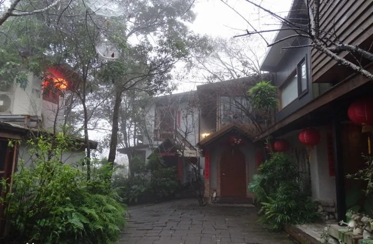 Rustic Hakka-style Accommodation @ Zhou Ye Cottage