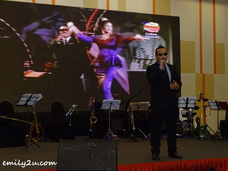 3. entertainment by P. Ramlee look-alike