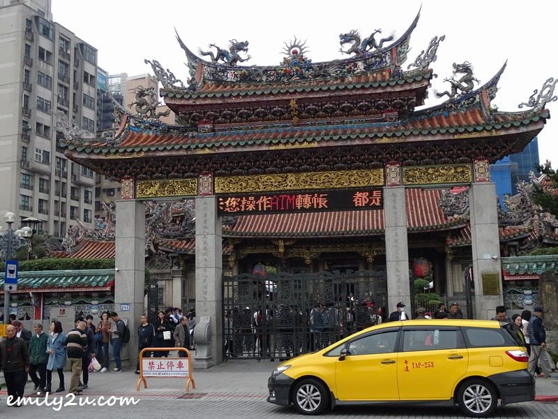 front arch of Manka Longshan Temple in Taipei