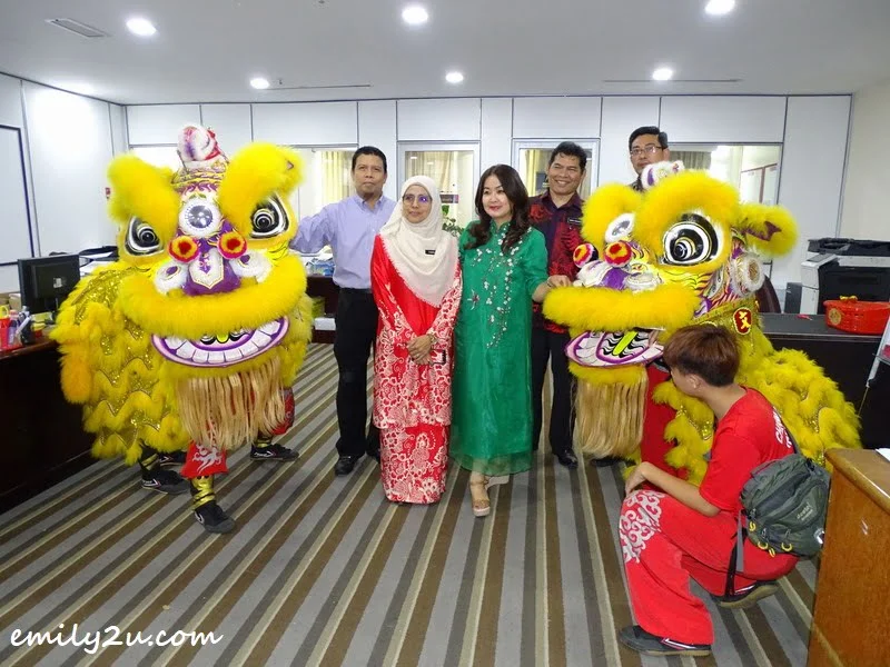 6. at the pulse of the business, with Puan Fadillah (in red) of Majlis Pengetua Sekolah Malaysia