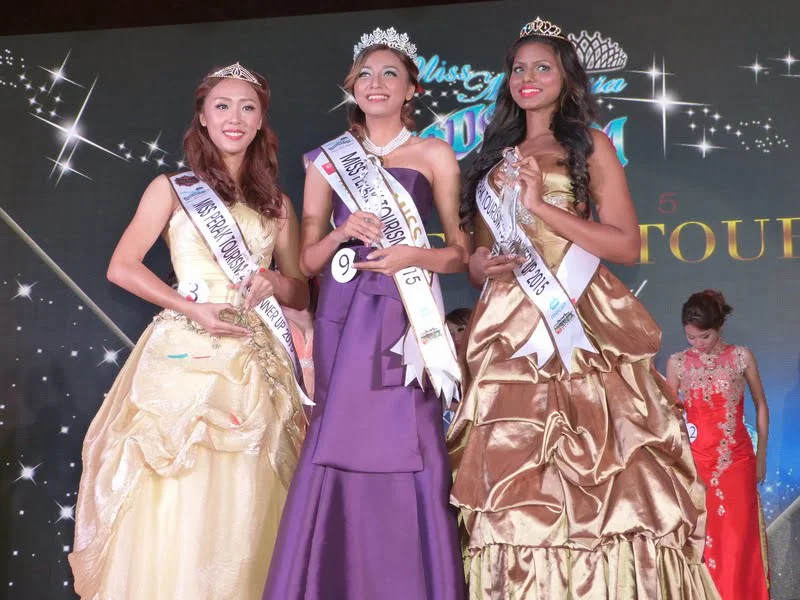 L-R: 2nd runner-up Nicole Tan Pi Yao, Miss Perak Tourism 2015 Rishon Shun, 1st runner-up Davina Naidu