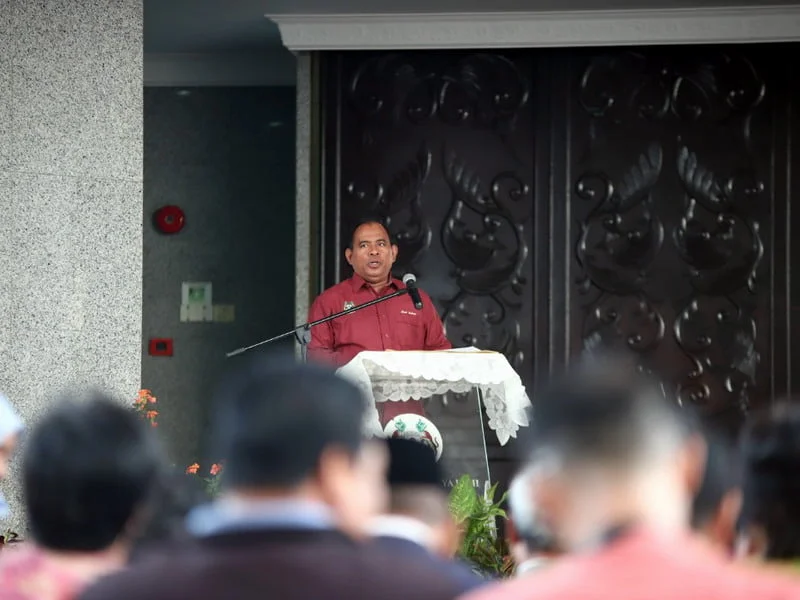  Ipoh City Council Secretary Encik Mohd. Zakuan Zakaria gives a speech