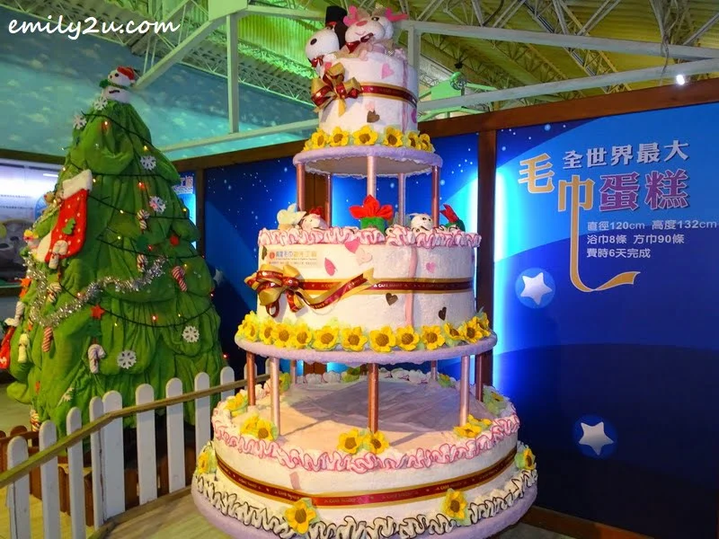record-breaking towel cake