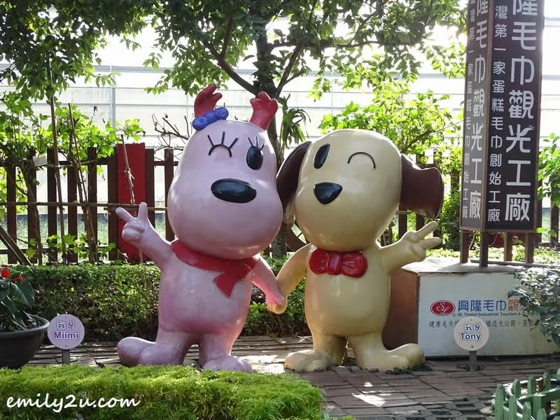 Miimi (L) & Tony (R)
