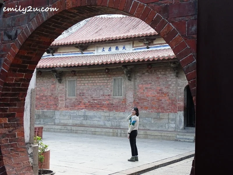 photoshoot at Lungshan Temple