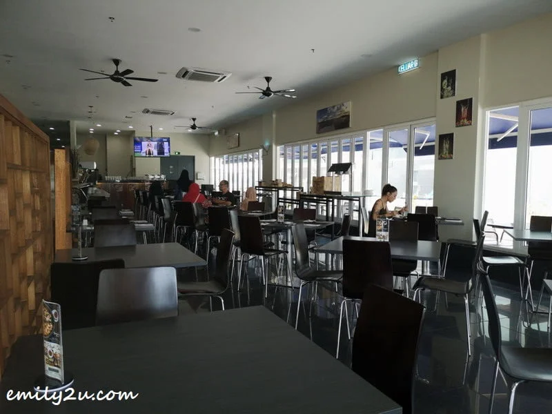 Nadias Café 