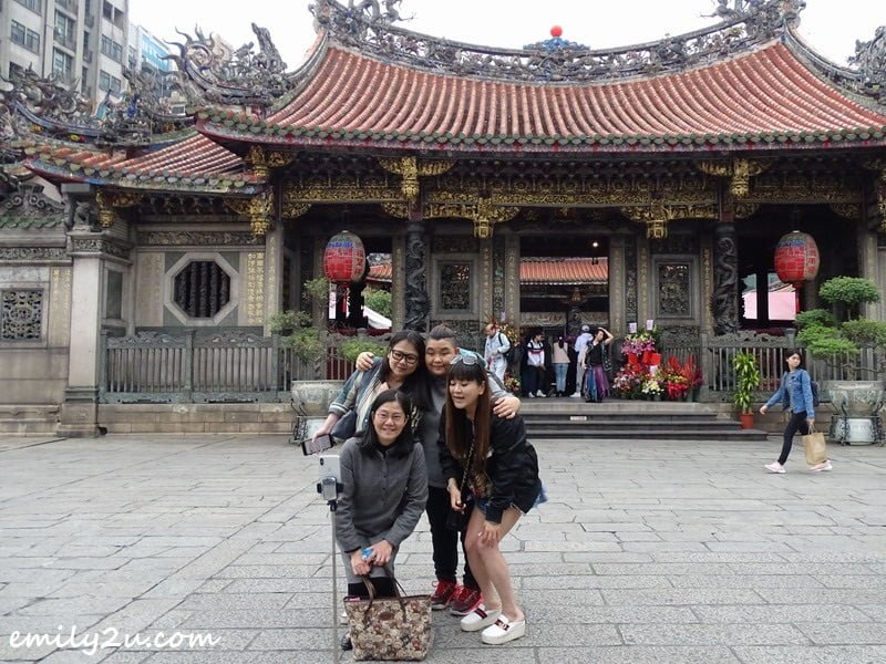 7 Manka Longshan Temple Taipei