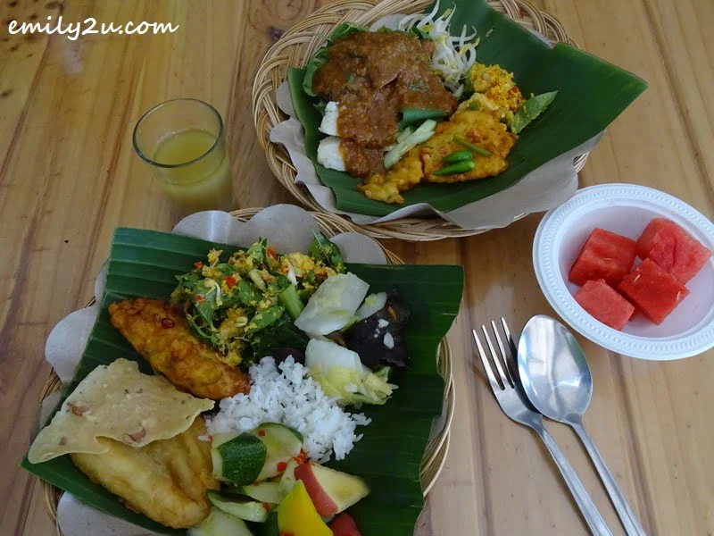 a simple meal with sego pecel (top)