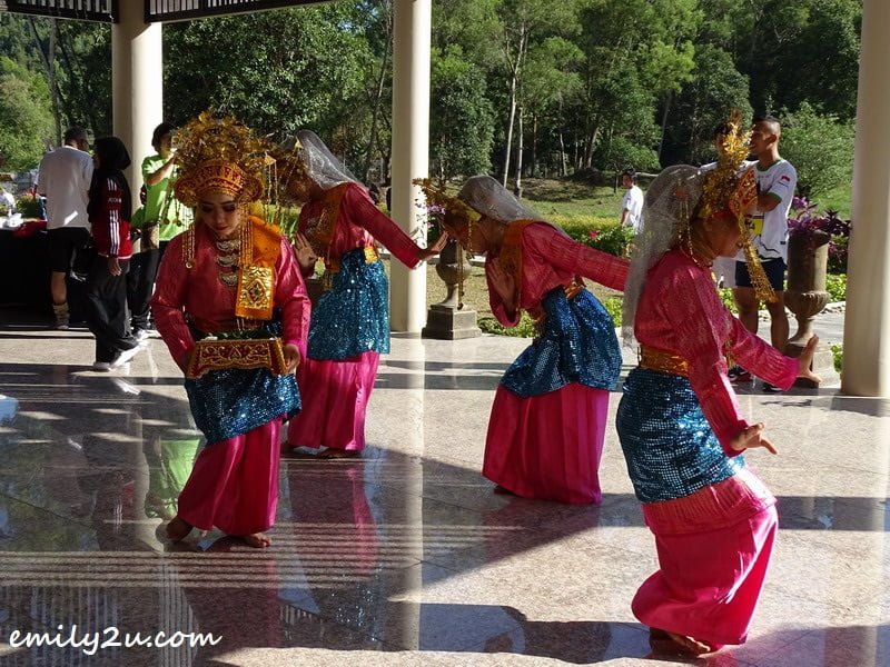 traditional Indonesian dance