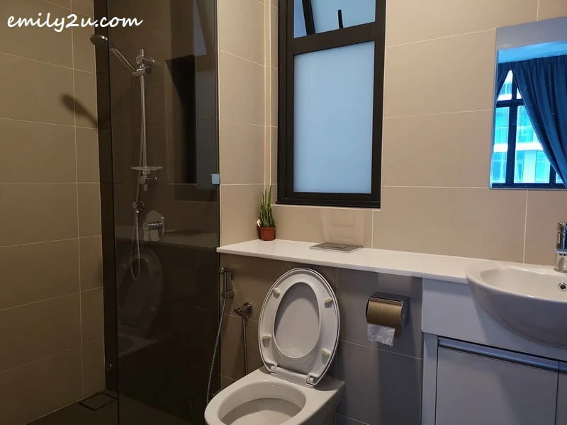  with attached bathroom