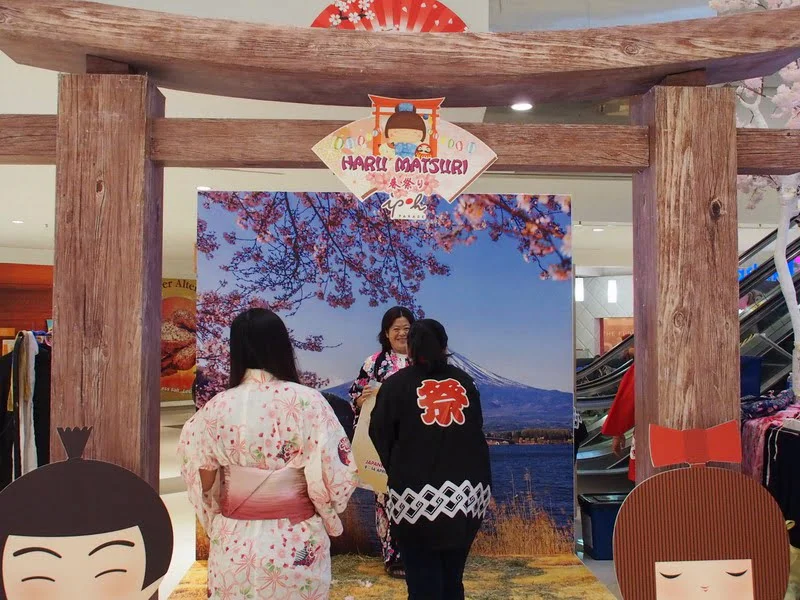 dress up in yukata for a photo moment at the Ipoh Parade Haru Matsuri