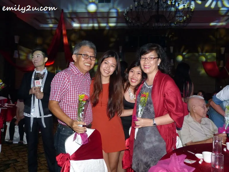 Michael Chow Kah Miew & Julia Yeow Choy Wan with their two daughters
